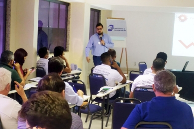 Ferraz participa de curso de Fábrica de Ração em Pernambuco